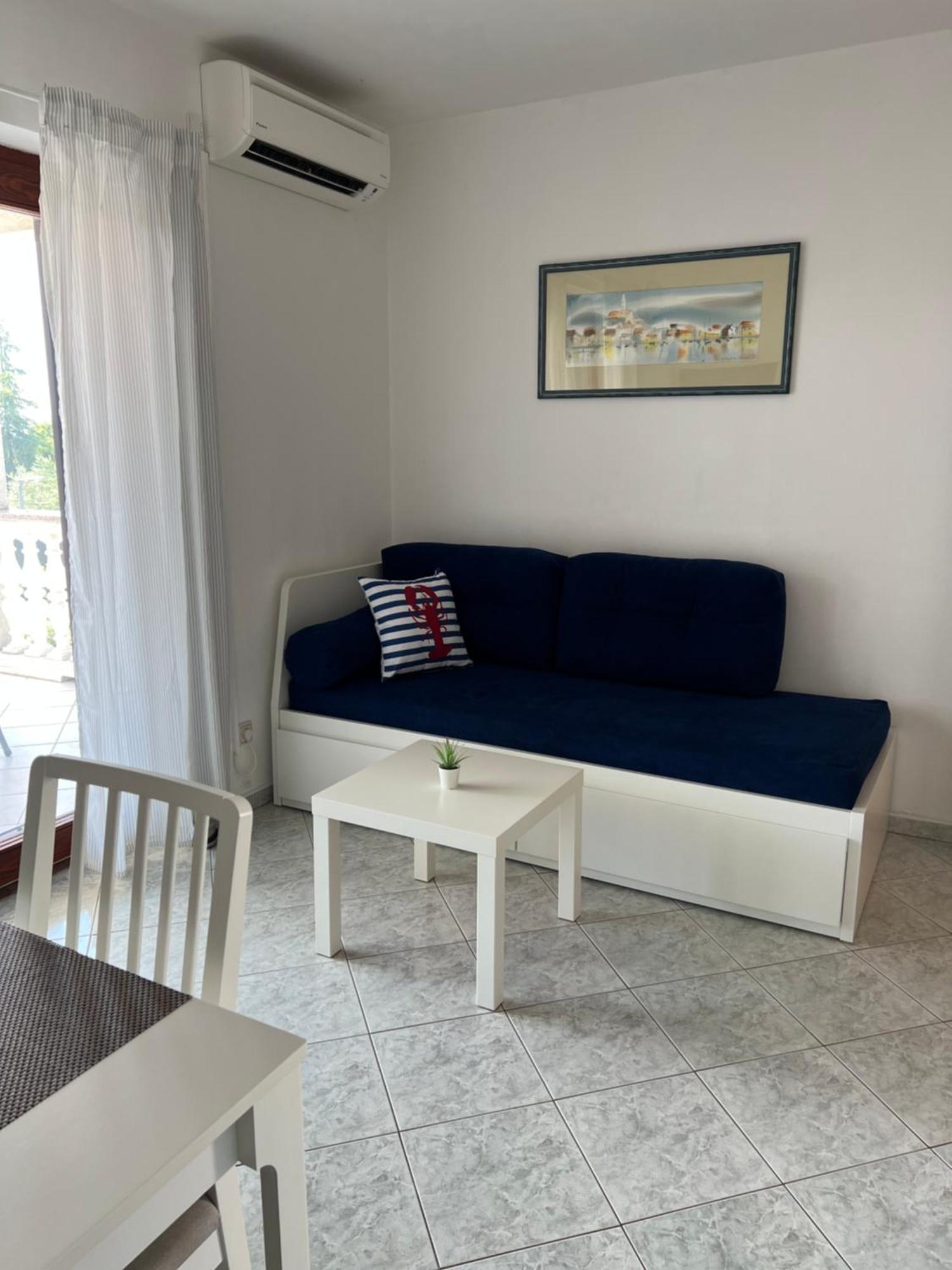 Apartma Nada And Family